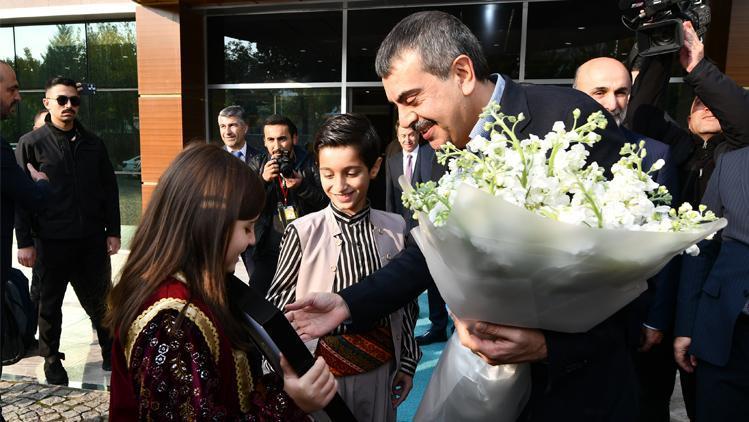 www.hurriyet.com.tr
