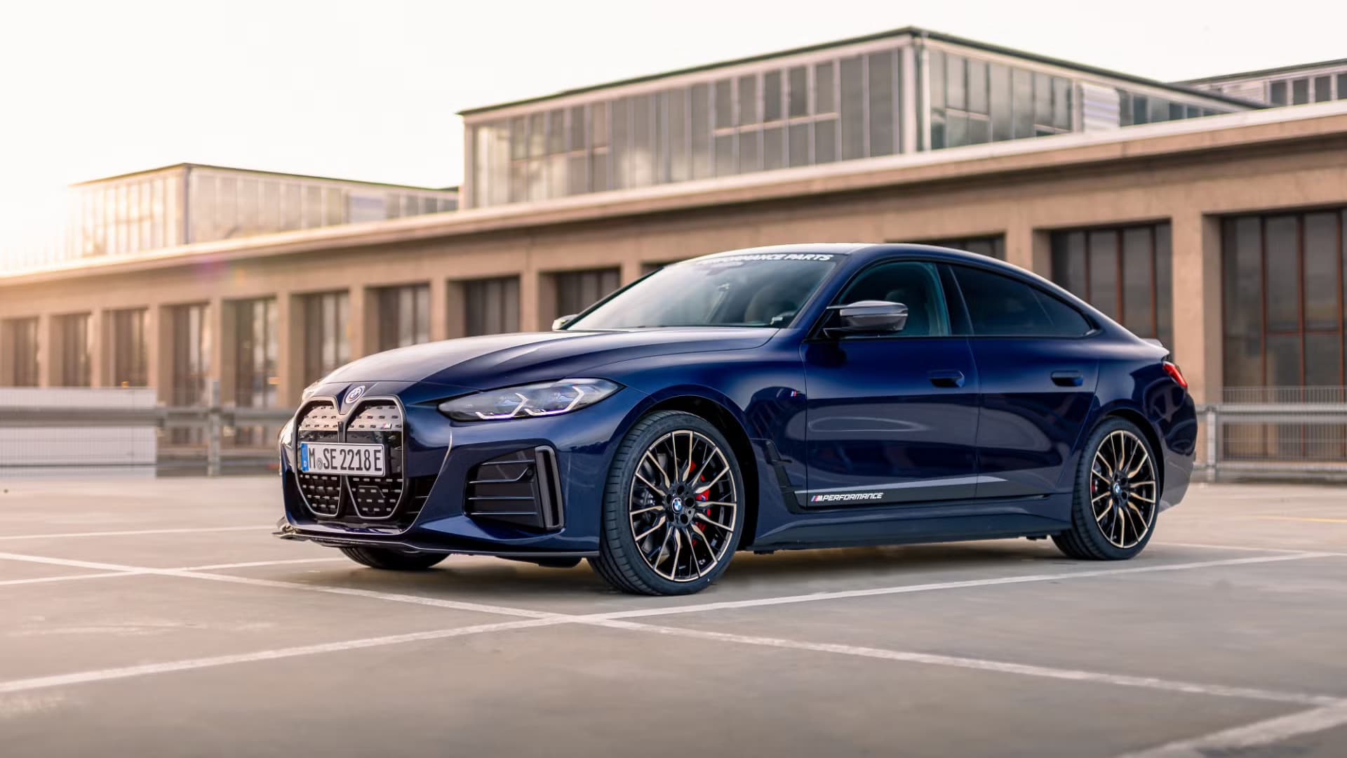 bmw-i4-m50-tanzanit-blue.jpg