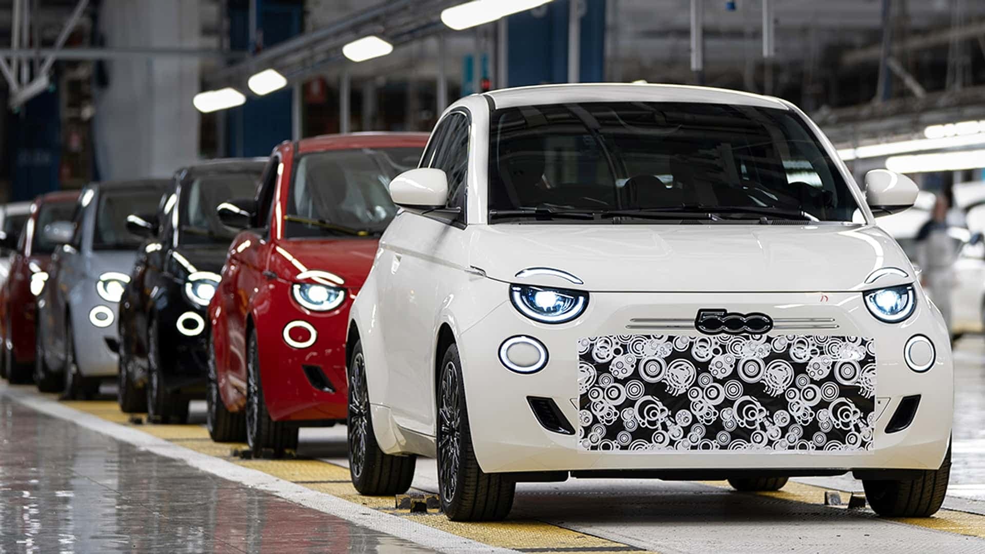 nuova-fiat-500-hybrid-2025-le-prime-foto.jpg